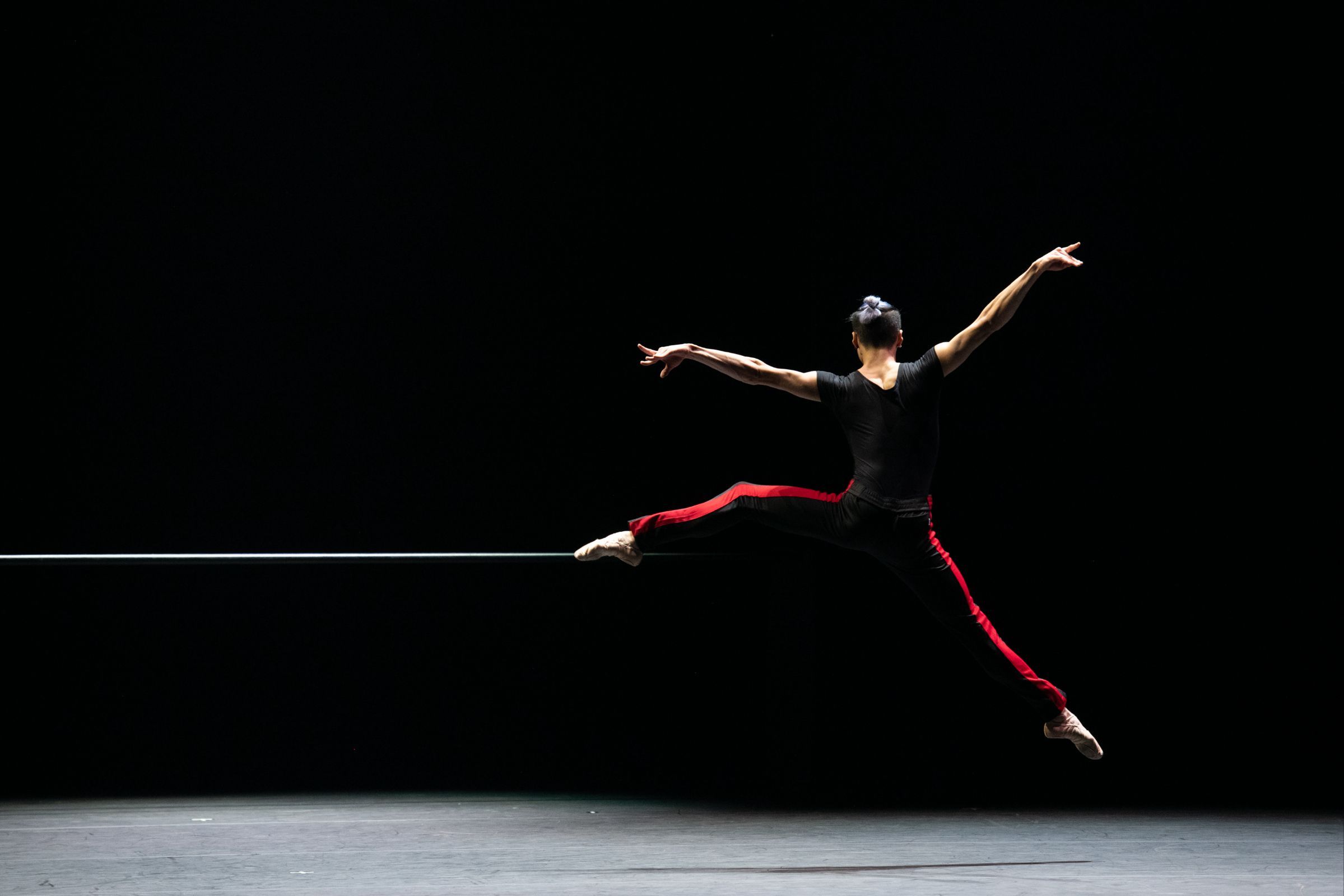 Lex Ishimoto in William Forsythe's <i>The Barre Project Blake Works II</i> © Christopher Duggan