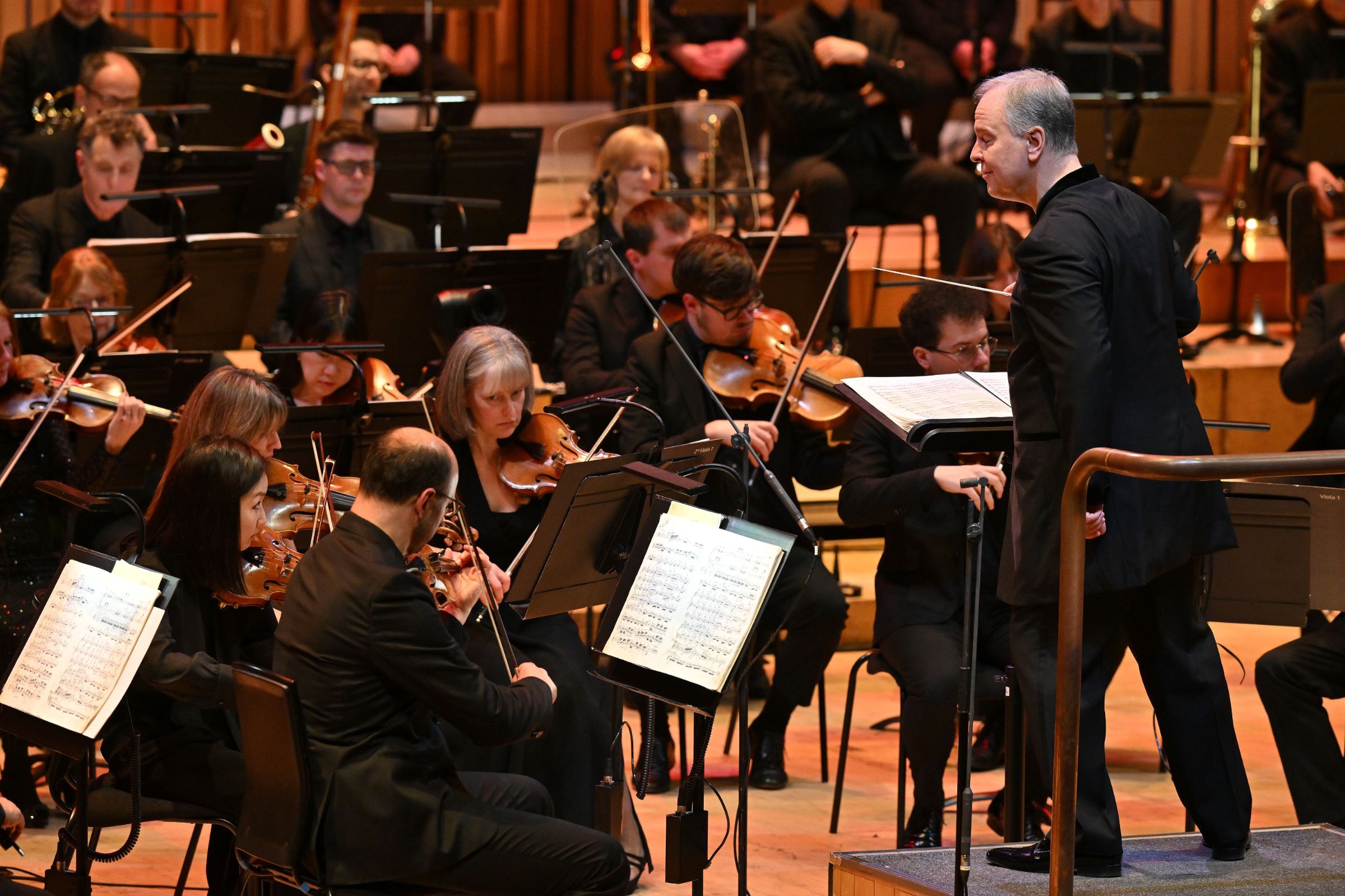Sakari Oramo conducts the BBC Symphony Orchestra © BBC | Mark Allan