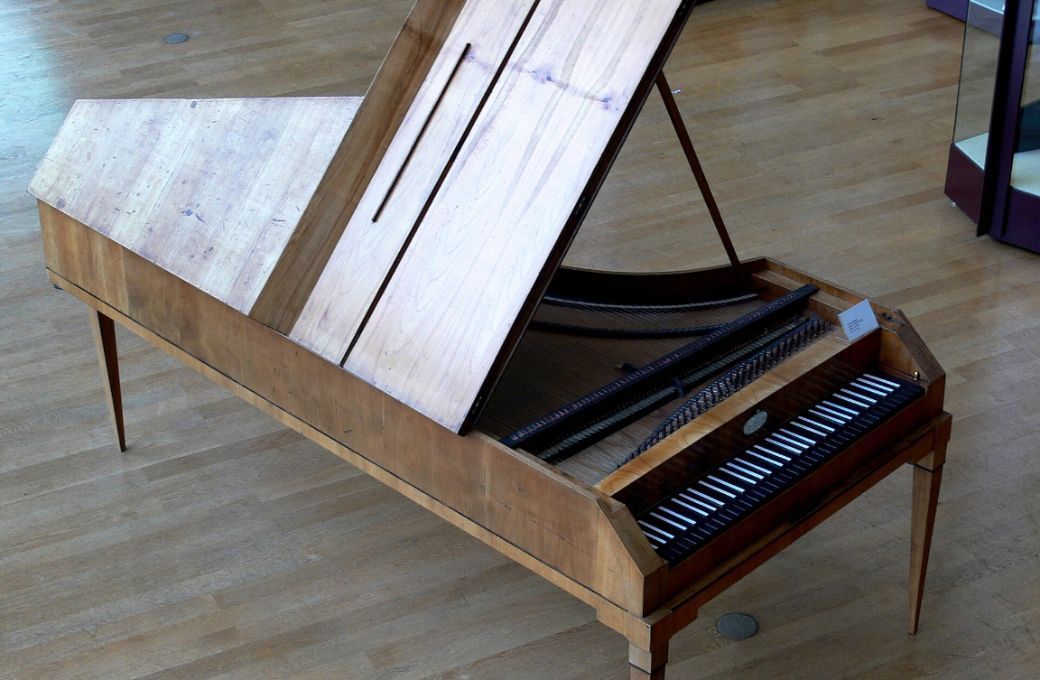 Fortepiano by Anton Walter, similar to Mozart’s piano © Wikimedia Commons