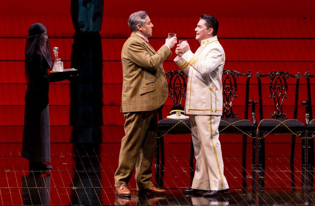 Attila Mókus (Sharpless) and Saimir Pirgu (Pinkerton) © Wiener Staatsoper | Stephen Brückler