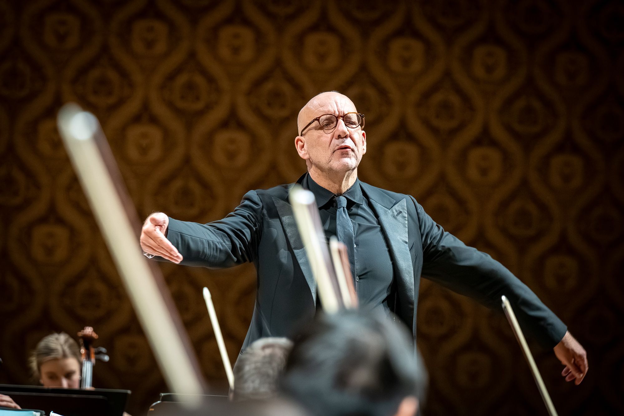 Emmanuel Villaume conducts the Prague Philharmonia © Ivan Malý