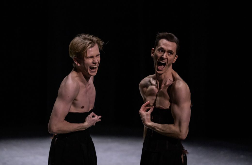 Ole Johannes Sl&aring;tterbrekk and Patrik Holeček in Marco Goecke's <i>Lovebirds</i> &copy; Serghei Gherciu