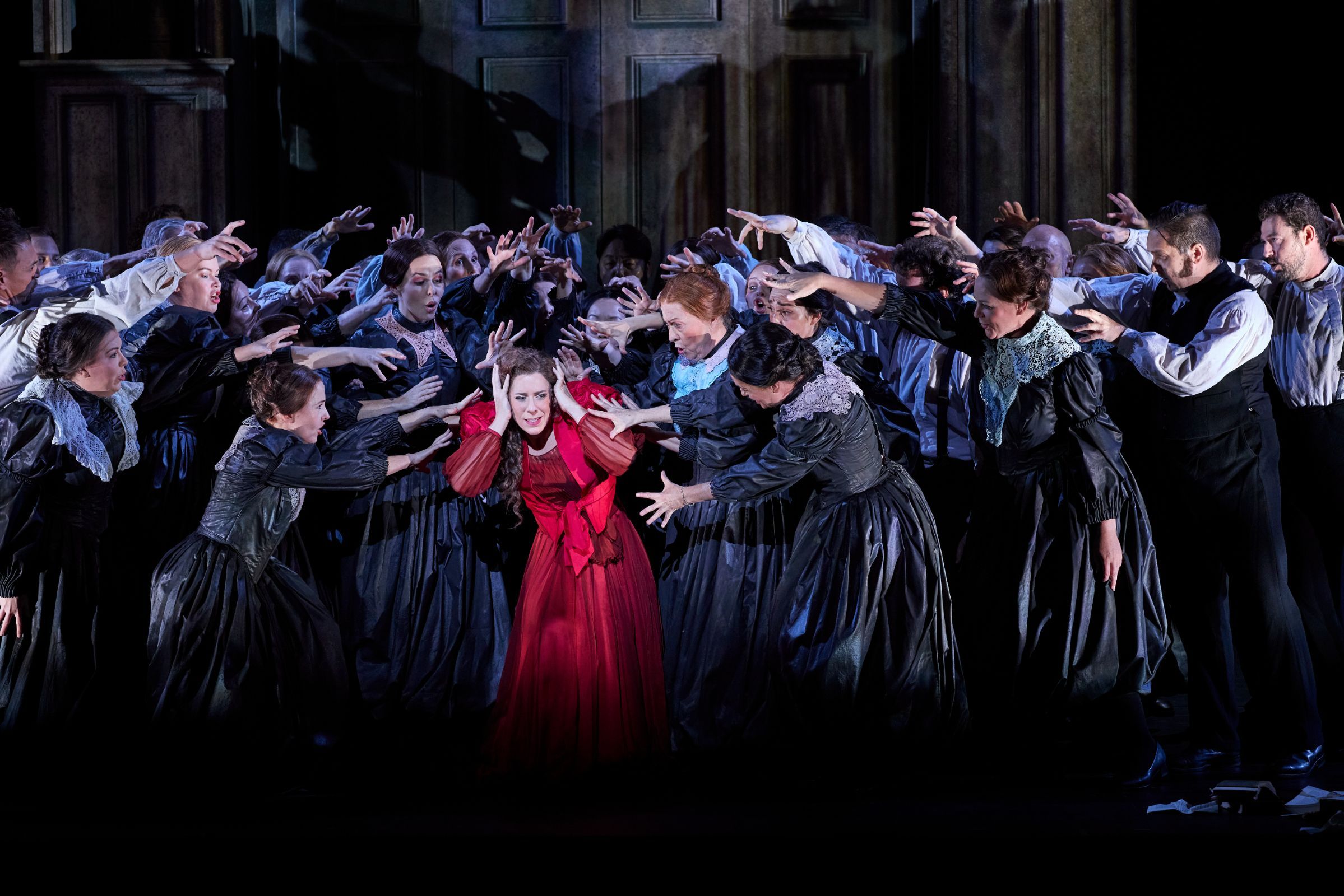 Lauren Fagan (Tatyana) and Opera Australia Chorus &copy; Keith Saunders