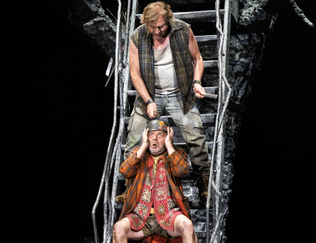 Andreas Schager (Siegfried) and Peter Hoare (Mime) &copy; RBO 2026 | Monika Rittershaus