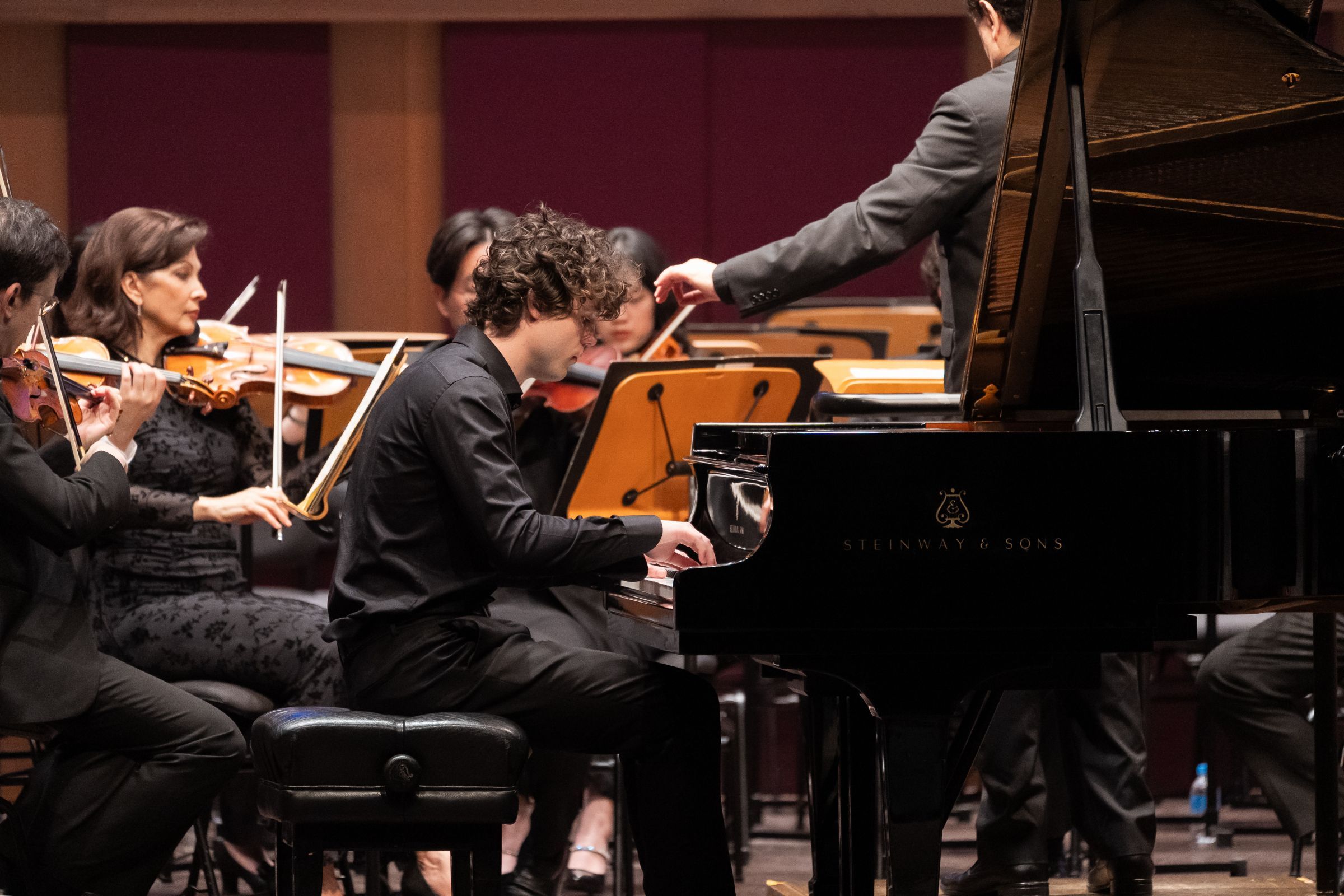 Roman Blagojevic and the Thailand Philharmonic &copy; Ruey Loon Ung