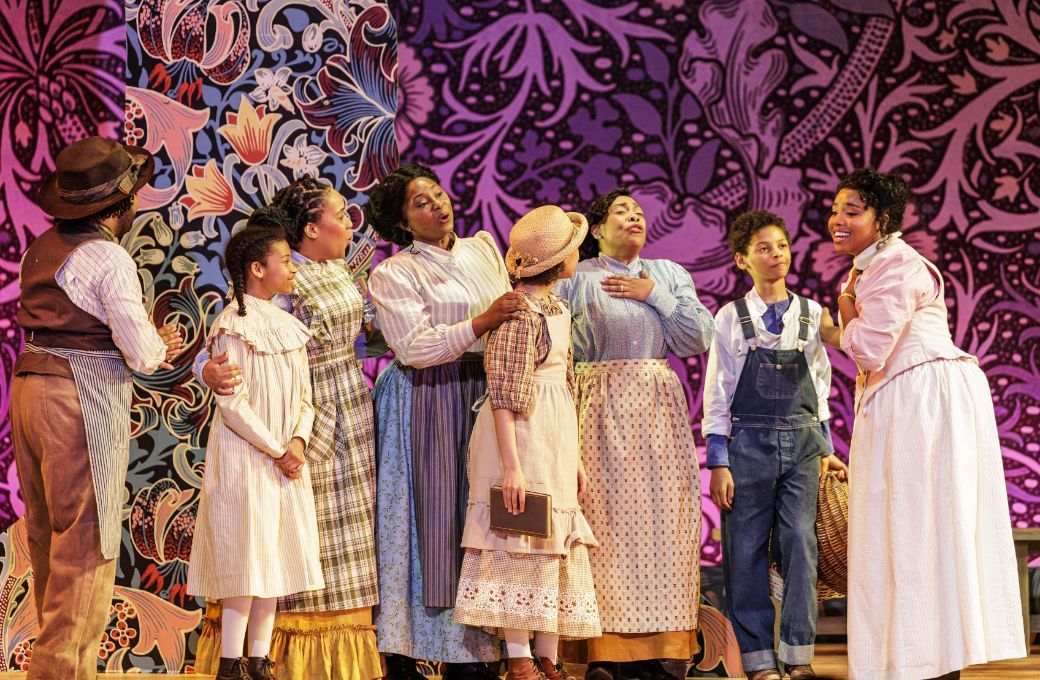 Viviana Goodwin (Treemonisha) and ensemble &copy; Elman Studio