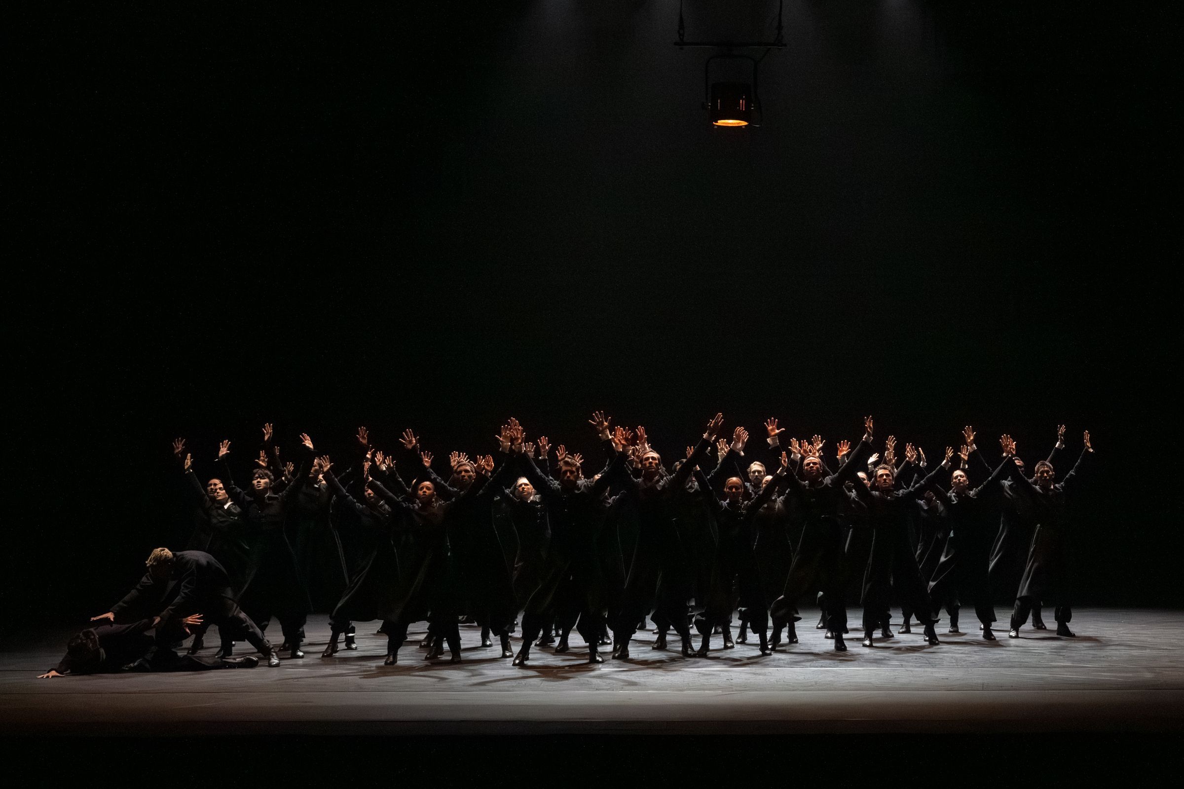English National Ballet in Crystal Pite's <i>Body and Soul (Part 1)</i> &copy; Photography by ASH