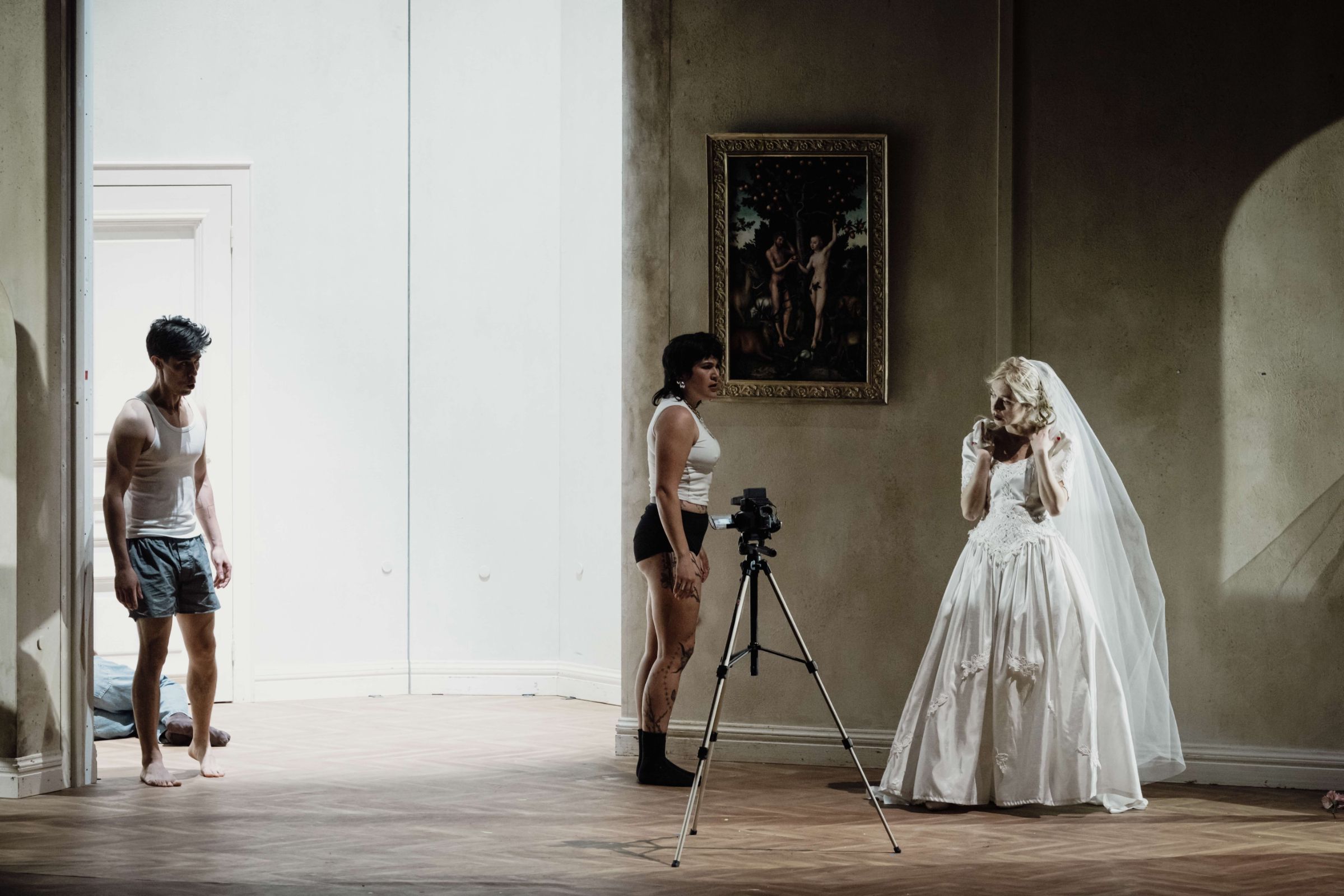 Sergio Villegas Galvain (Paul), Nikola Printz (Nikola Printz) and Marie Smolka (Élisabeth) &copy; Simon Gosselin