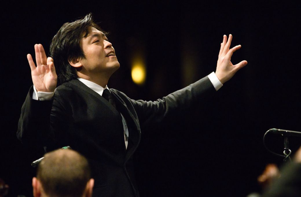 Sunwook Kim à la tête de l'Orchestre de Chambre de Lausanne © humansproject.ch
