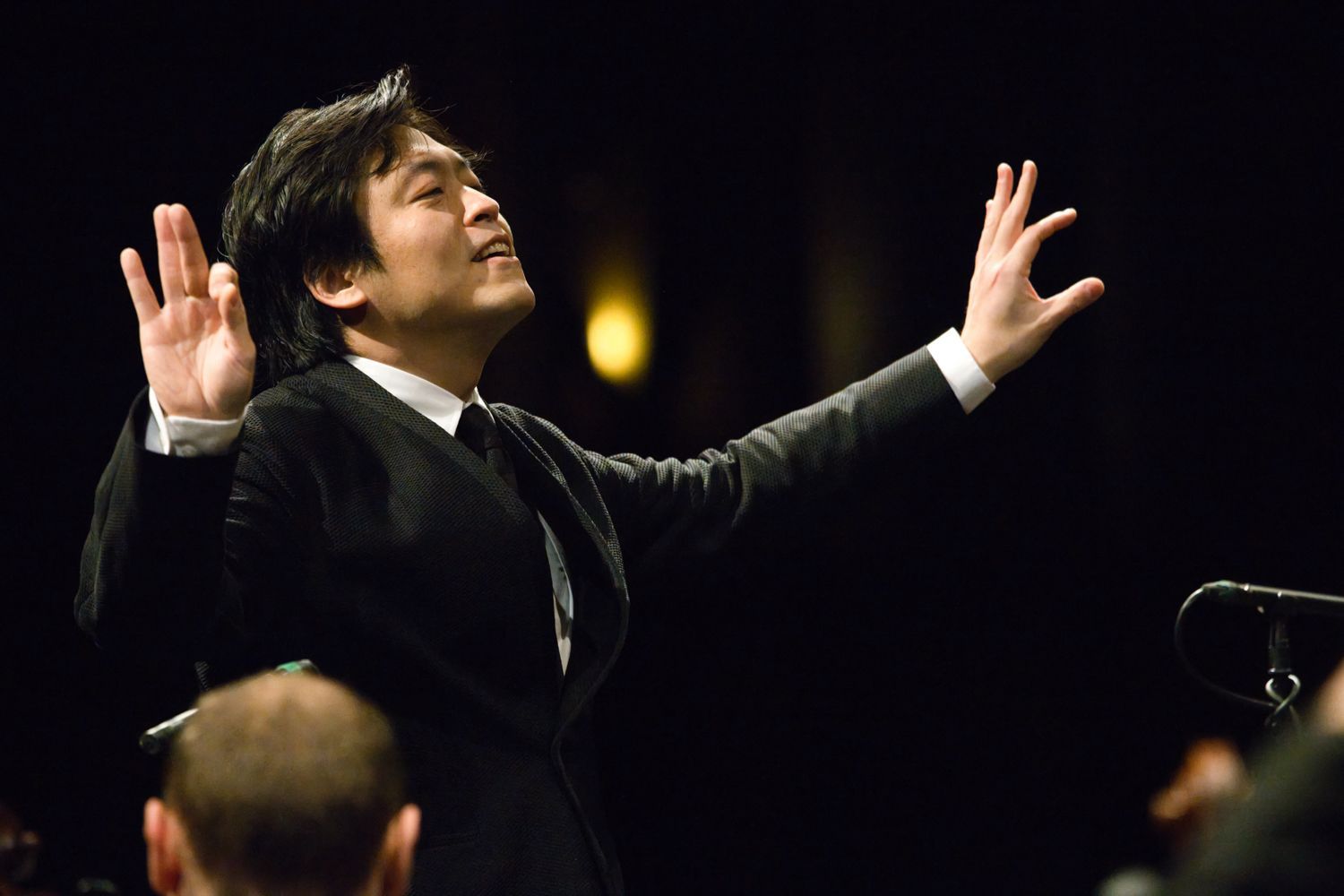 Sunwook Kim à la tête de l'Orchestre de Chambre de Lausanne © humansproject.ch