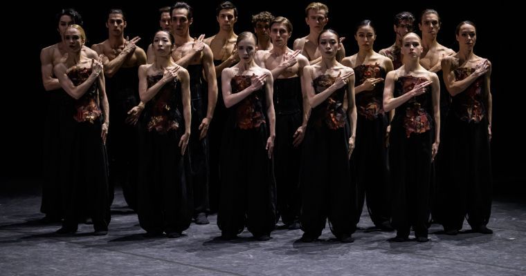 Czech National Ballet in Marco Goecke’s <i>Lovebirds</i> © Serghei Gherciu