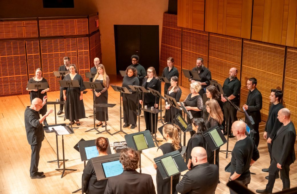 Donald Nally conducts The Crossing &copy; Richard Termine