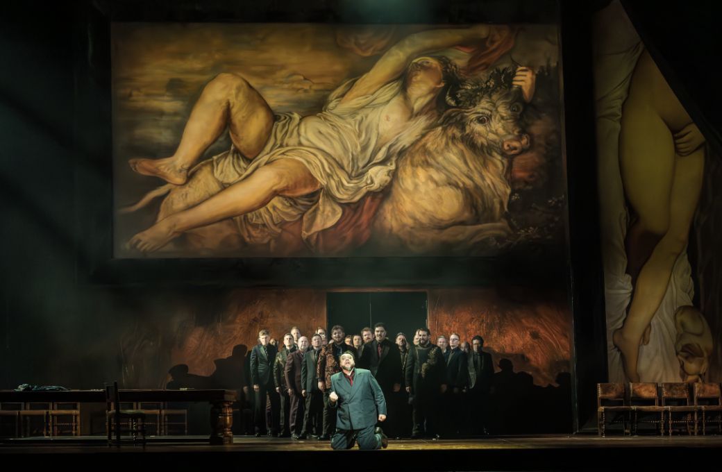 George Petean (Rigoletto) and chorus &copy; RBO 2026 | Marc Brenner