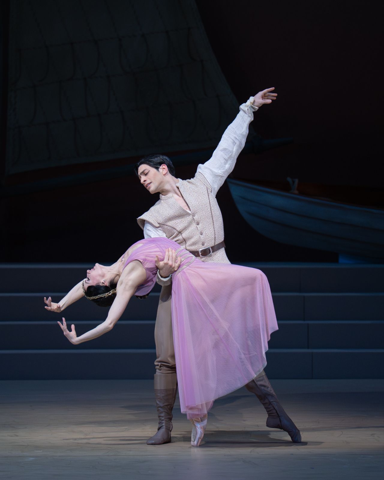 Anna Tsygankova and Giorgi Potskhishvili in Dutch National Ballet's <i>La Bayadère</i> © Altin Kaftira