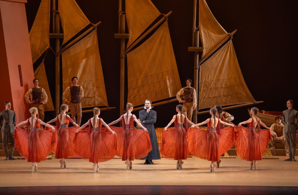 Nicolas Rapaic and Dutch National Ballet in <i>La Bayadère</i> © Altin Kaftira