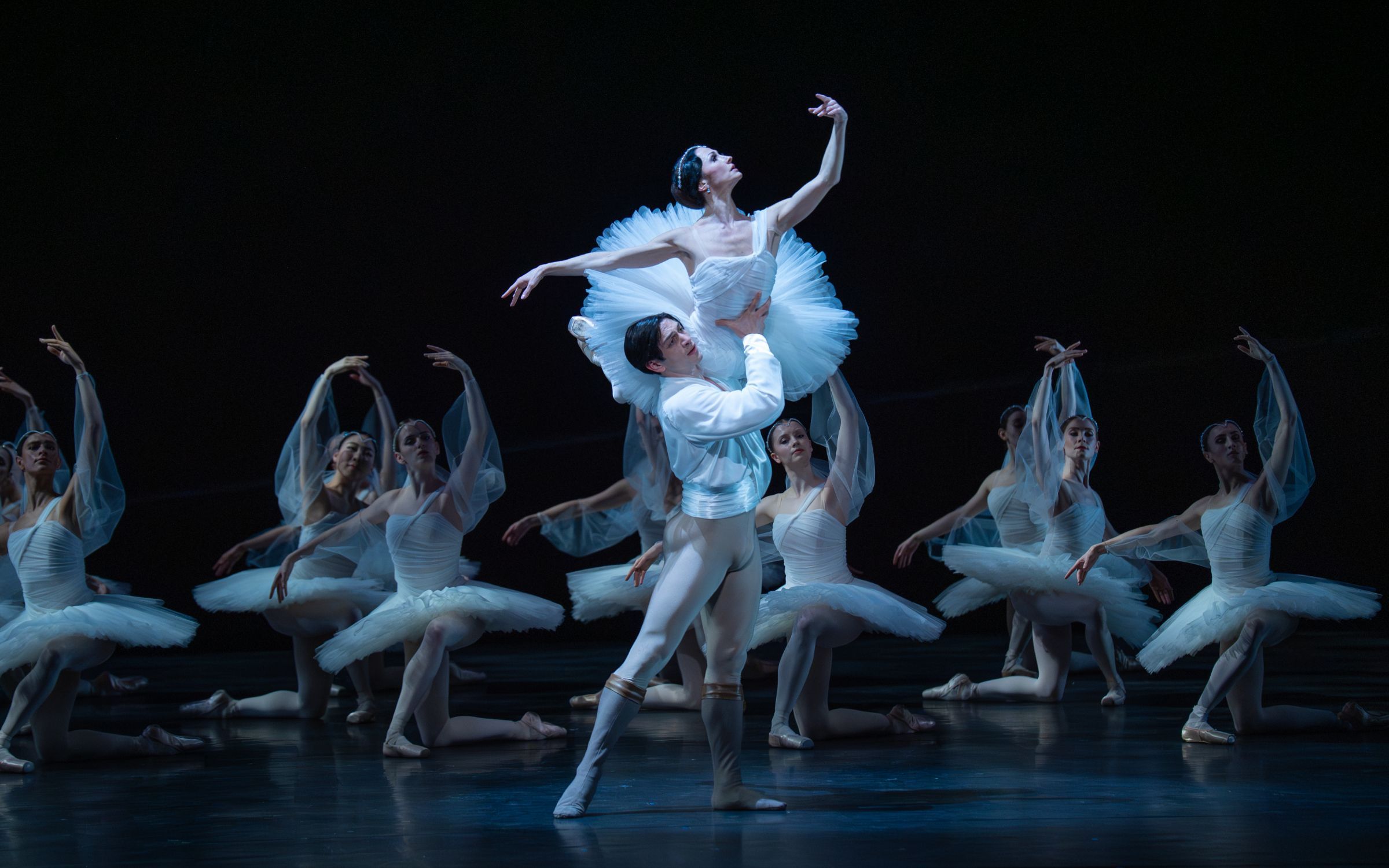 Anna Tsygankova and Giorgi Potskhishvili with Dutch National Ballet in <i>La Bayadère</i> © Altin Kaftira