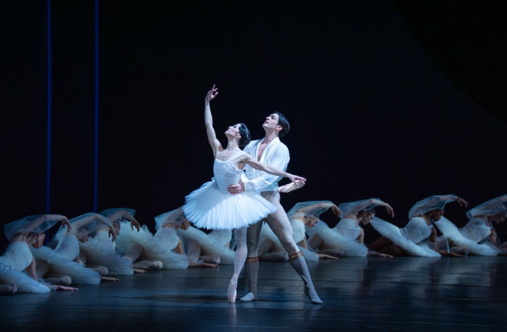 Anna Tsygankova and Giorgi Potskhishvili with Dutch National Ballet in <i>La Bayadère</i> © Altin Kaftira
