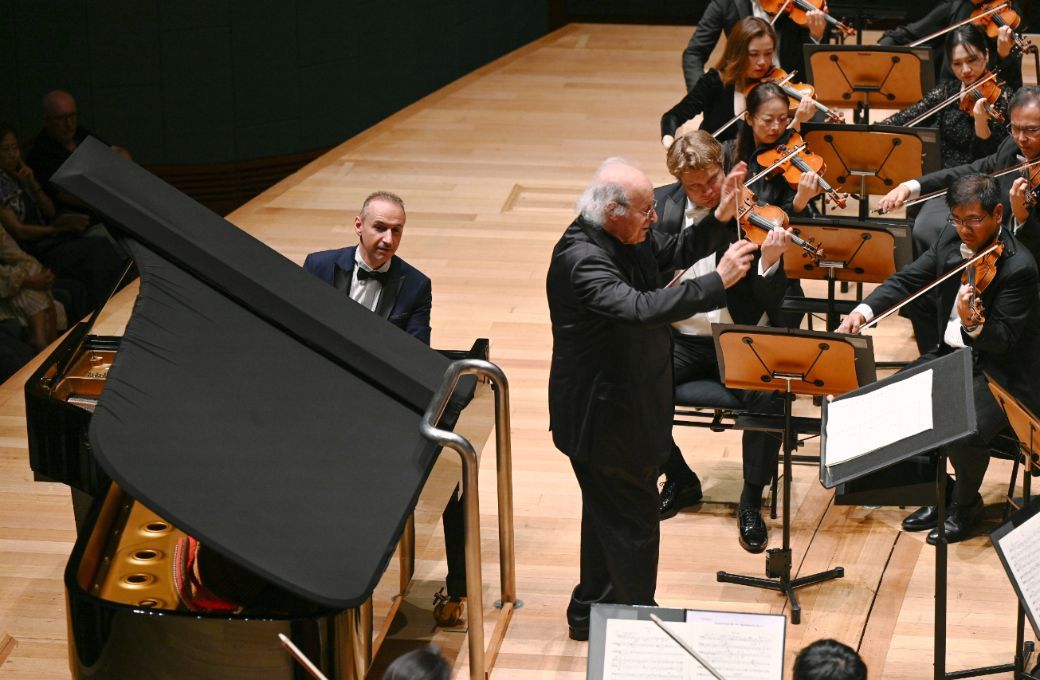Simon Trpčeski, Eliahu Inbal and the Singapore Symphony Orchestra &copy; Singapore Symphony Orchestra | Clive Choo