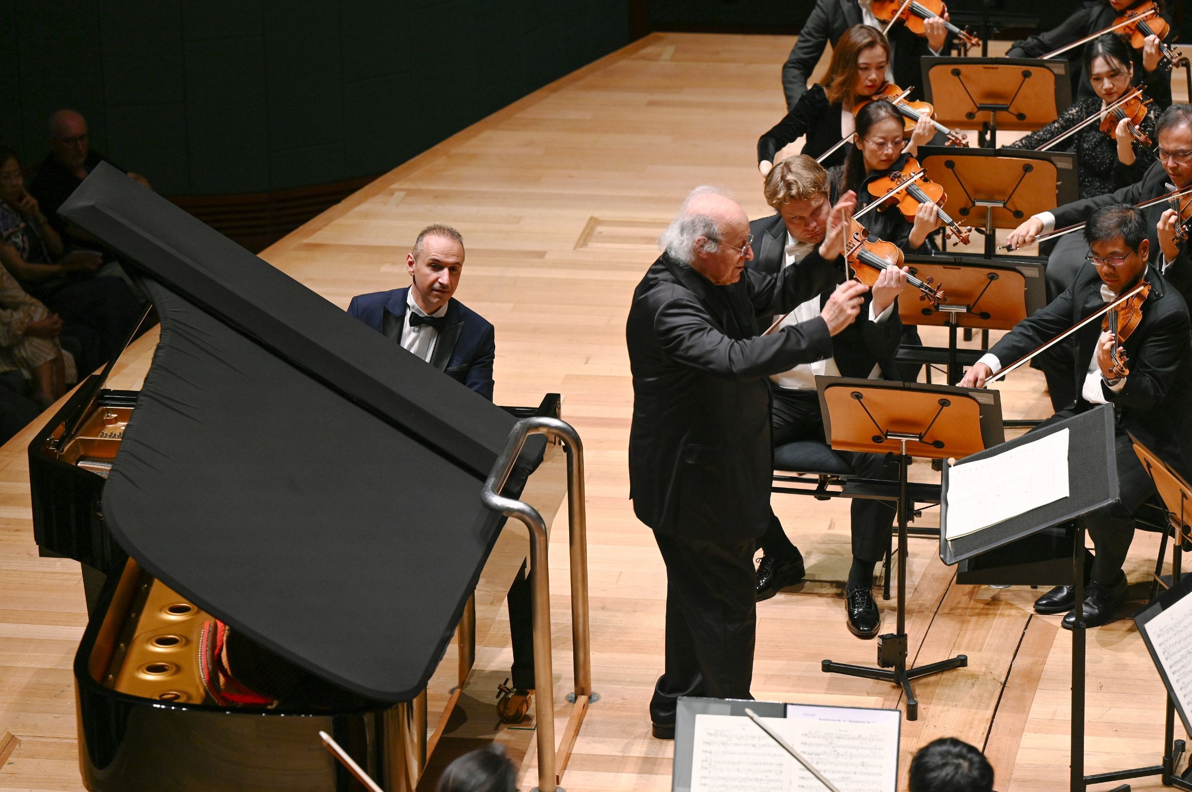 Simon Trpčeski, Eliahu Inbal and the Singapore Symphony Orchestra &copy; Singapore Symphony Orchestra | Clive Choo