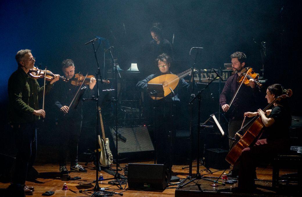 The Manchester Collective and Sean Shibe &copy; Pete Woodhead