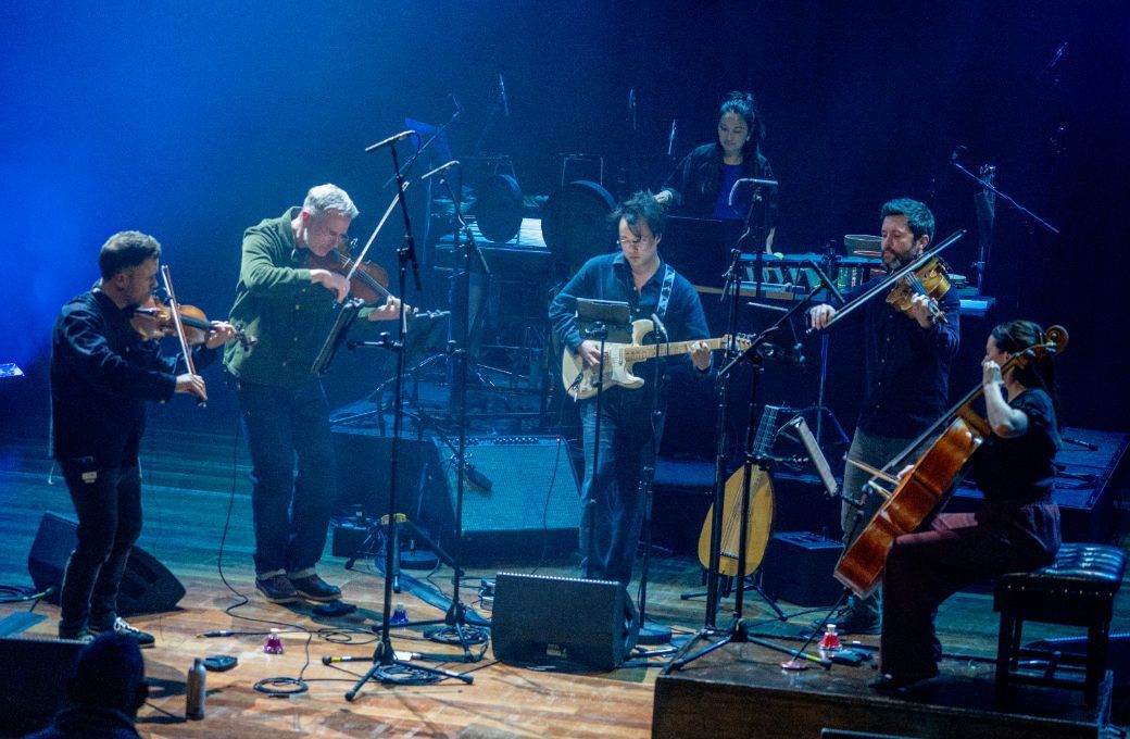 The Manchester Collective and Sean Shibe &copy; Pete Woodhead