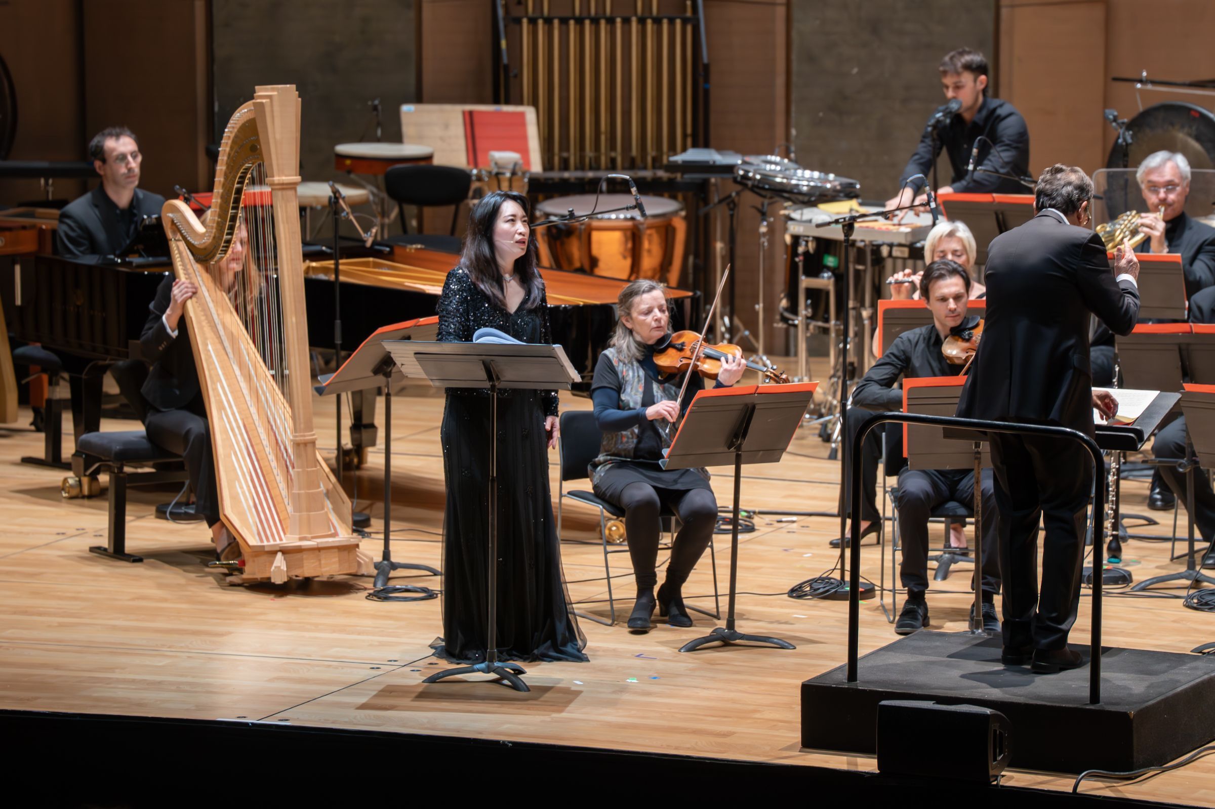 Yeree Suh et l'Ensemble intercontemporain dans <i>Etymo</i> &copy; Anne-Élise Grosbois