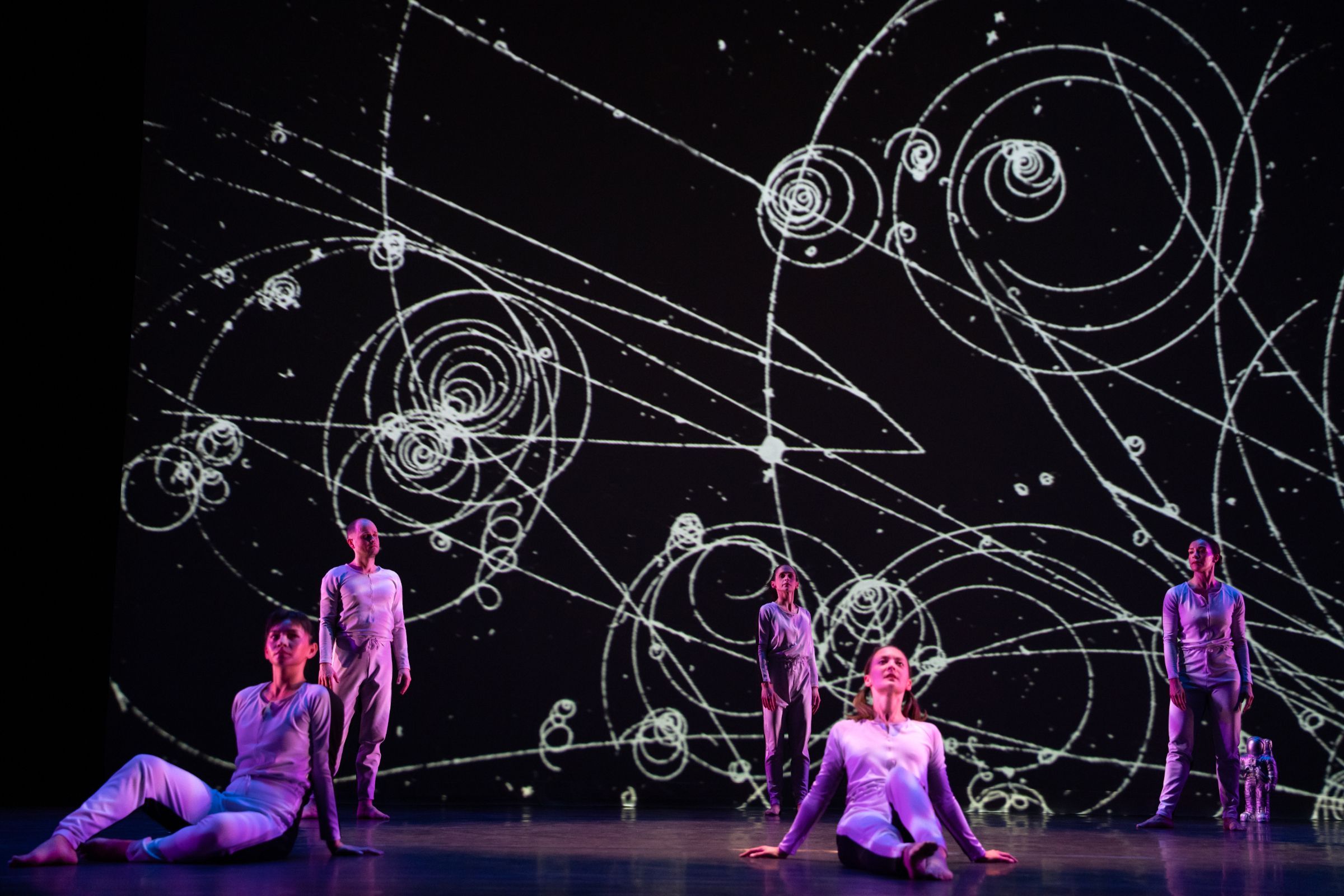 Mark Morris Dance Group in <i>Moon</i> &copy; Julieta Cervantes