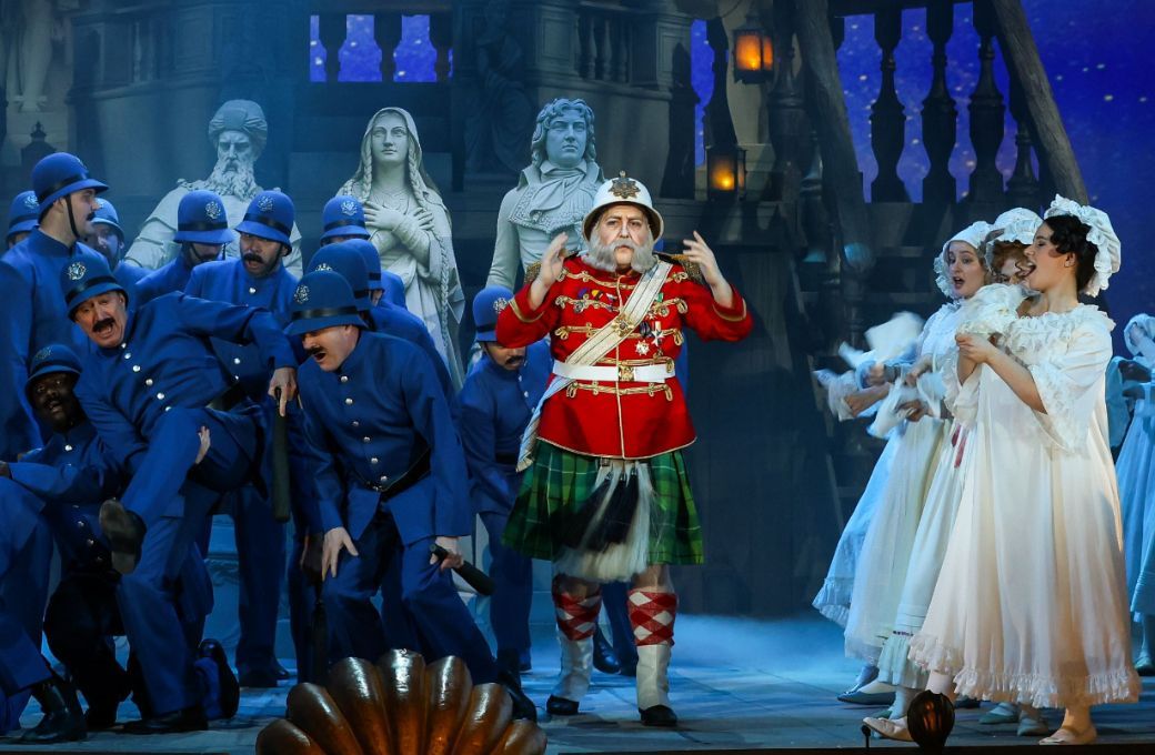 Jakob Semotan (Generalmajor Stanley) &copy; Barbara P&aacute;lffy | Volksoper Wien