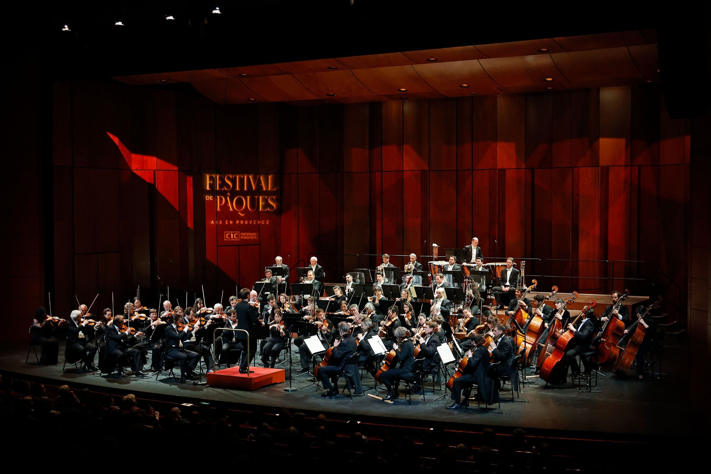 Joshua Weilerstein et l'Orchestre National de Lille © Caroline Doutre
