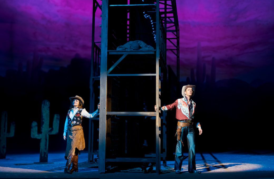 Frederike Haas (Lona Farrell) und Christof Messner (Roy Dexter) &copy; Werner Kmetitsch | Oper Graz