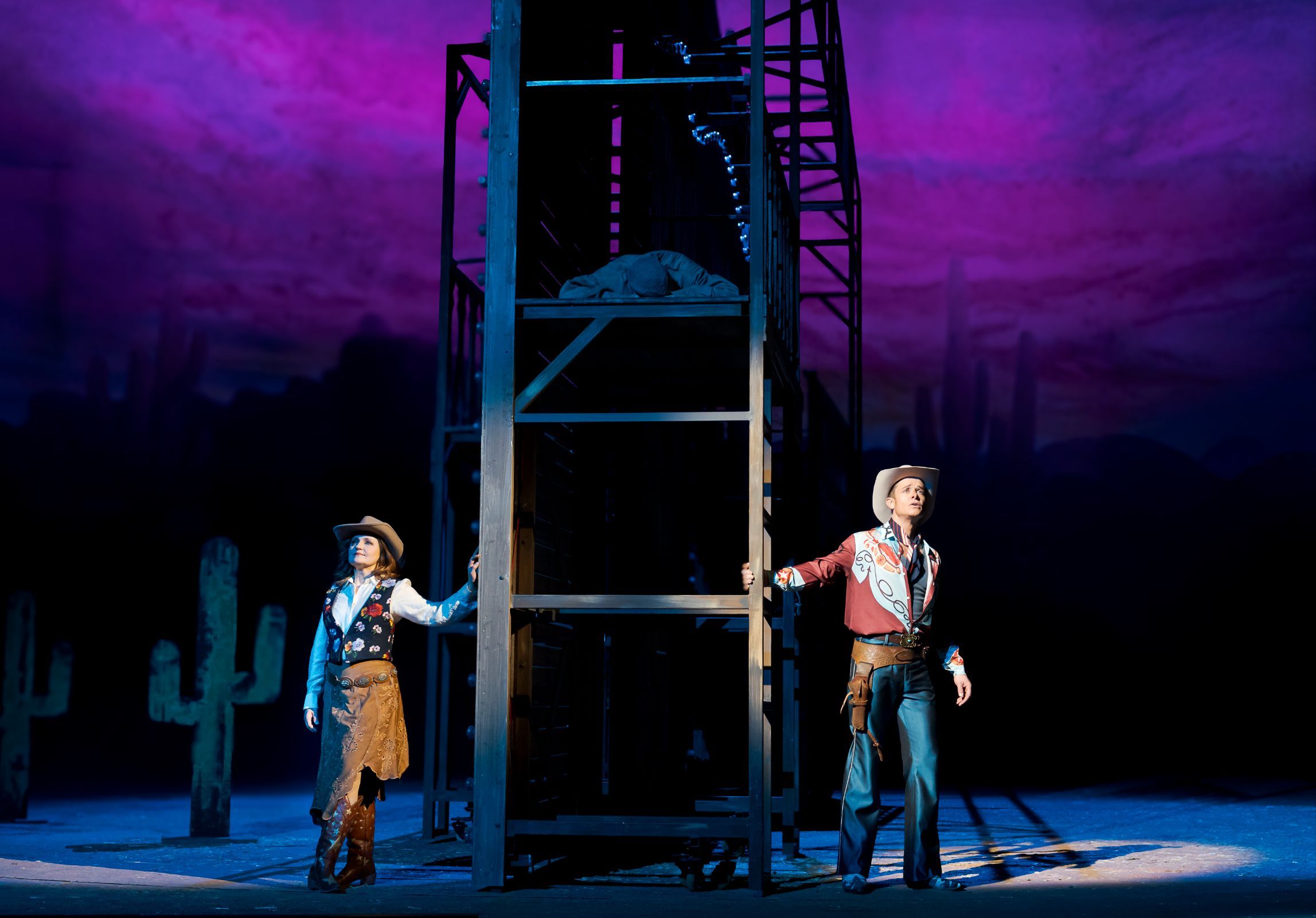 Frederike Haas (Lona Farrell) und Christof Messner (Roy Dexter) &copy; Werner Kmetitsch | Oper Graz