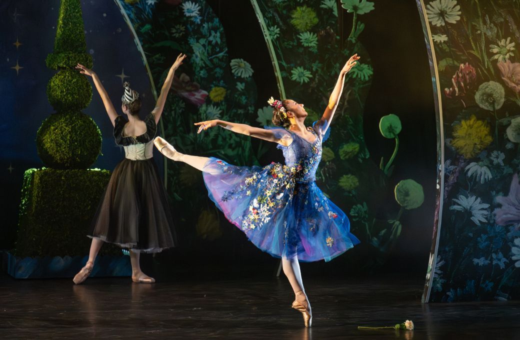 Haru Yokoo as Cinderella in George Williamson's <i>My First Ballet: Cinderella</i> &copy; Photography by ASH