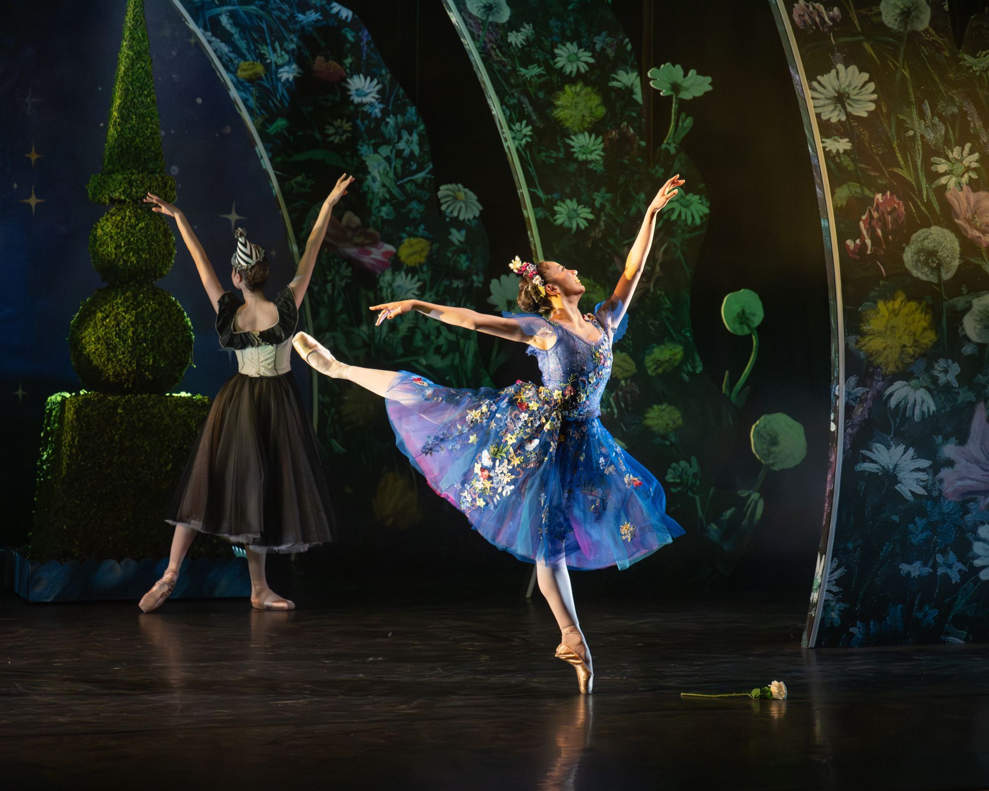 Haru Yokoo as Cinderella in George Williamson's <i>My First Ballet: Cinderella</i> &copy; Photography by ASH