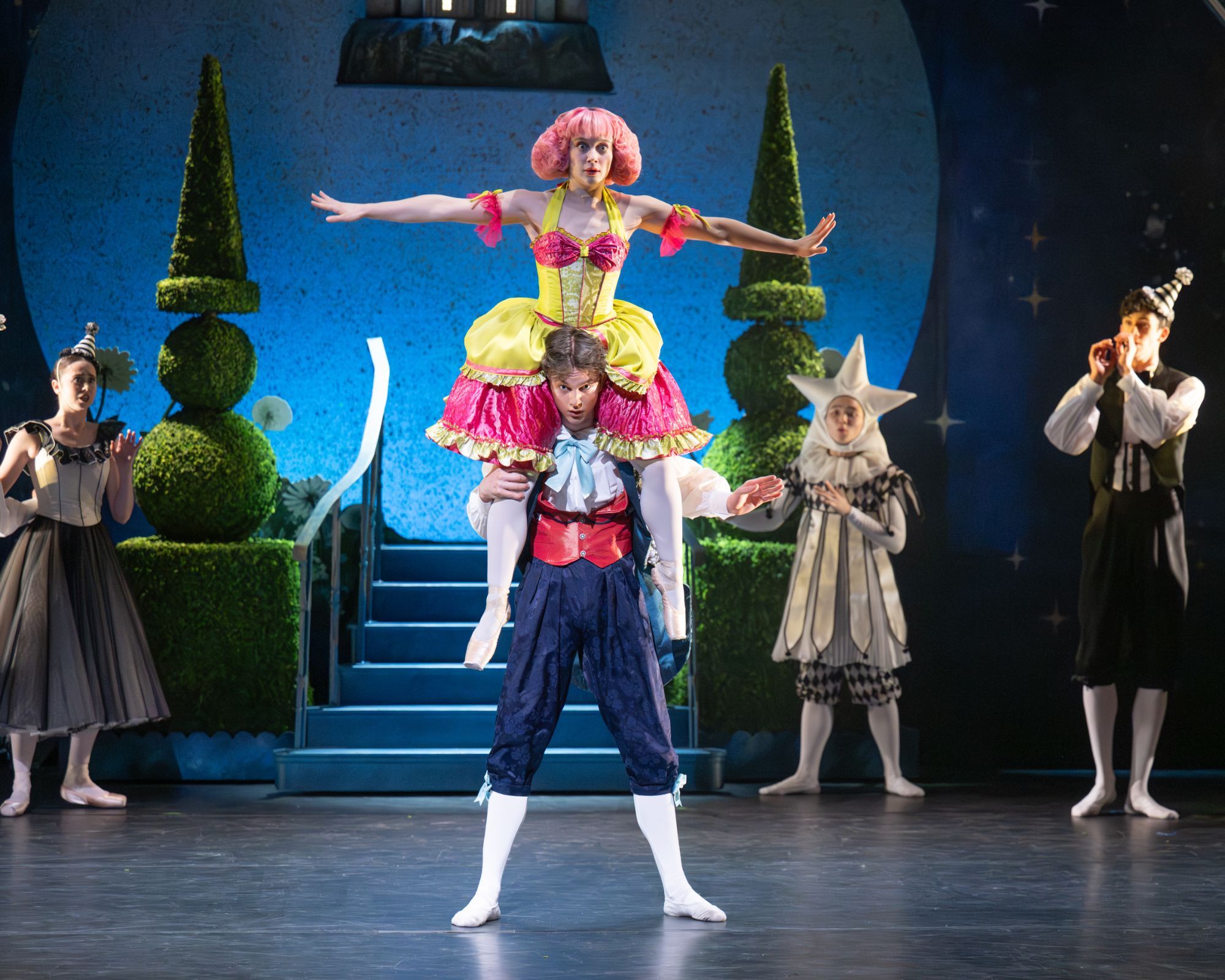 Rocco Strickland as Prince Rowan, Jemima Gosling as Hortensia in <i>My First Ballet: Cinderella</i> &copy; Photography by ASH