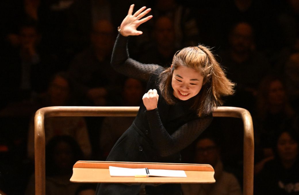 Elim Chan dirigiert das London Symphony Orchestra © LSO | Mark Allan