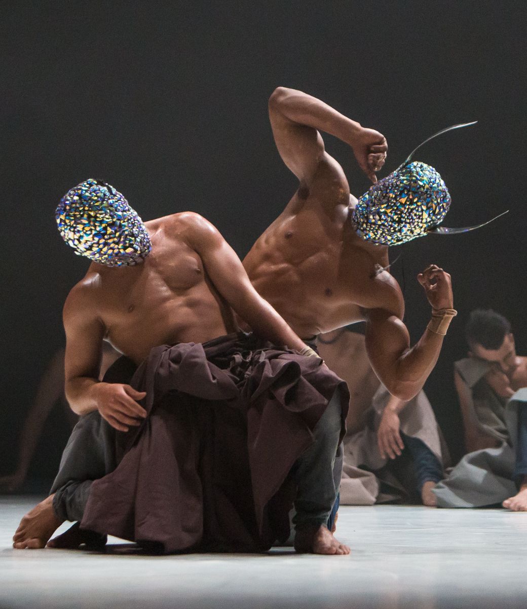 La compagnie Hervé Koubi in <i>Les nuits barbares</i> © Frédéric de Faverney
