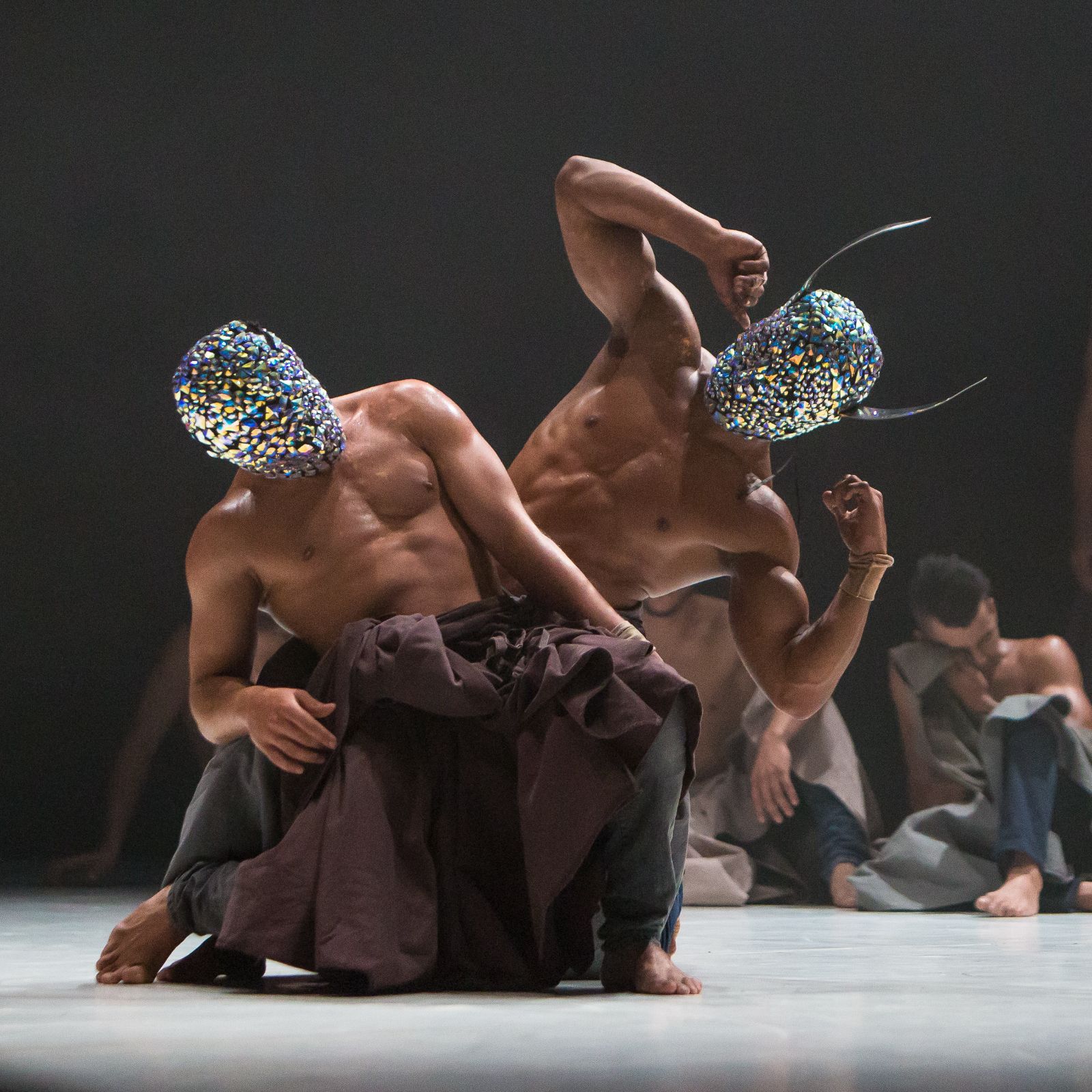 La compagnie Hervé Koubi in <i>Les nuits barbares</i> © Frédéric de Faverney