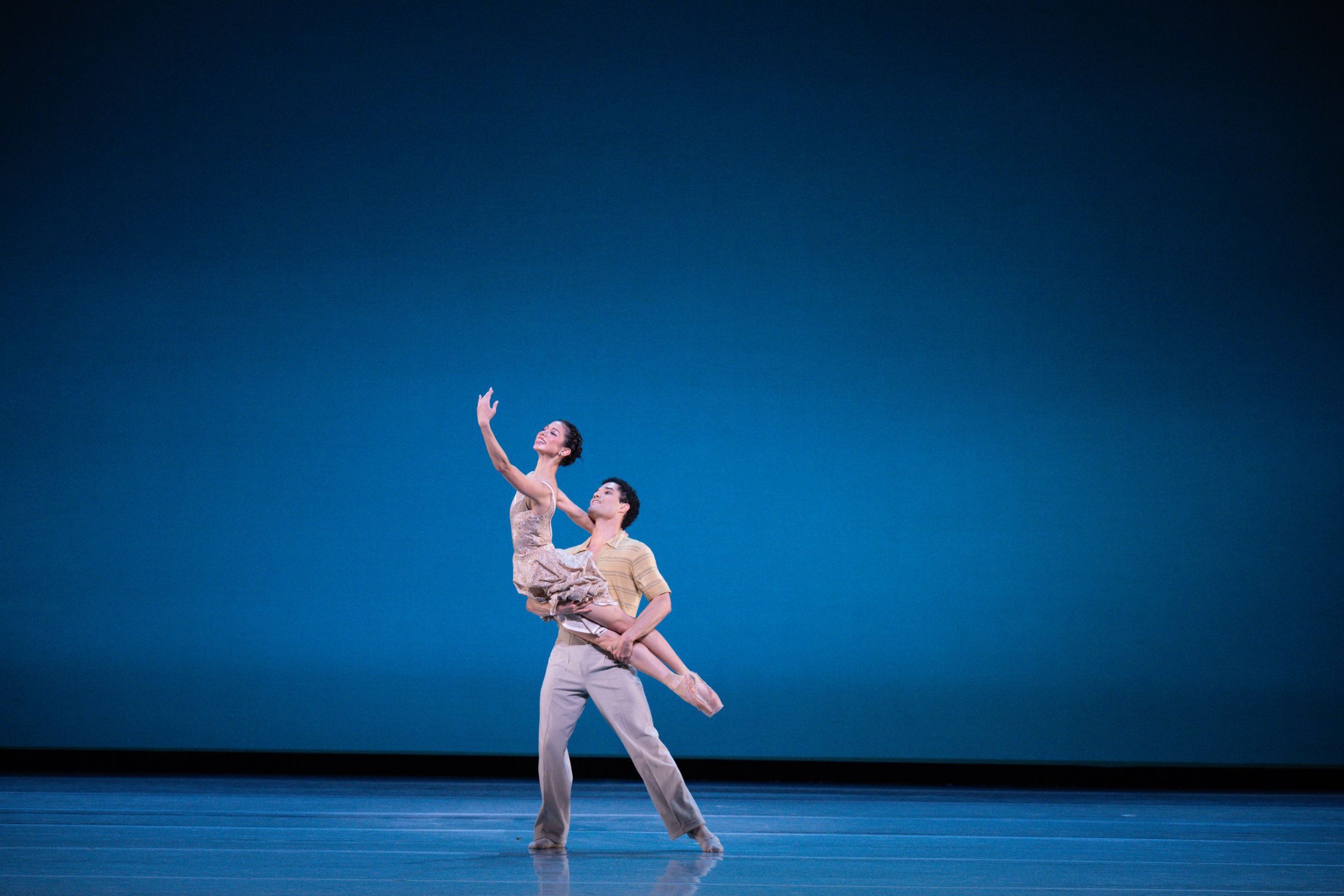 Mikaela Santos and Sayron Pereira in Yuri Possokhov's <i>Dunayevsky Pas de Deux</i> &copy; Shoccara Marcus