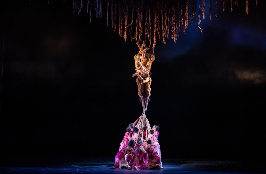 The Australian Ballet and Bangarra Dance Theatre in Frances Rings’ <i>Flora</i> © Daniel Boud