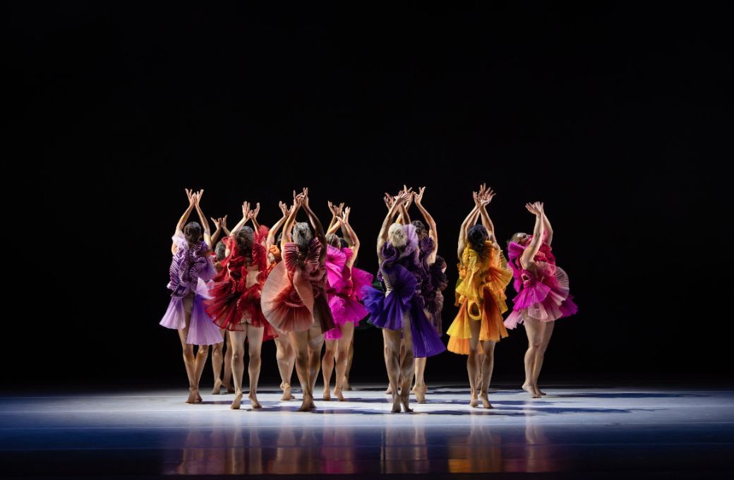 The Australian Ballet and Bangarra Dance Theatre in Frances Rings’ <i>Flora</i> © Daniel Boud