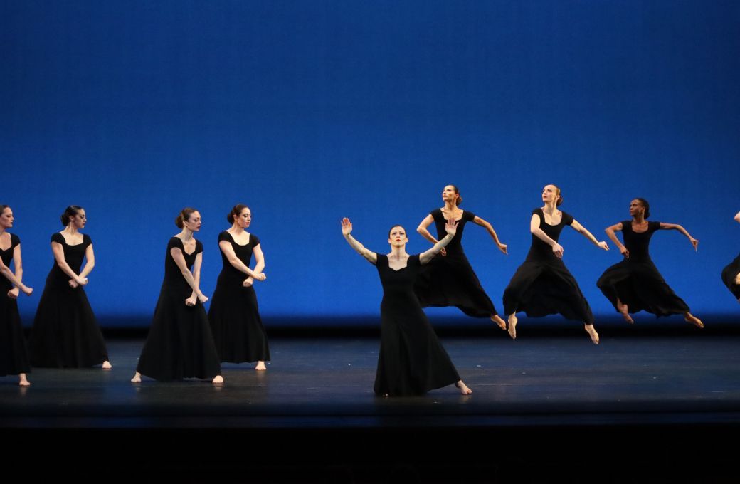 Martha Graham Dance Company in Martha Graham's <i>Chronicle</i> &copy; Melissa Sherwood