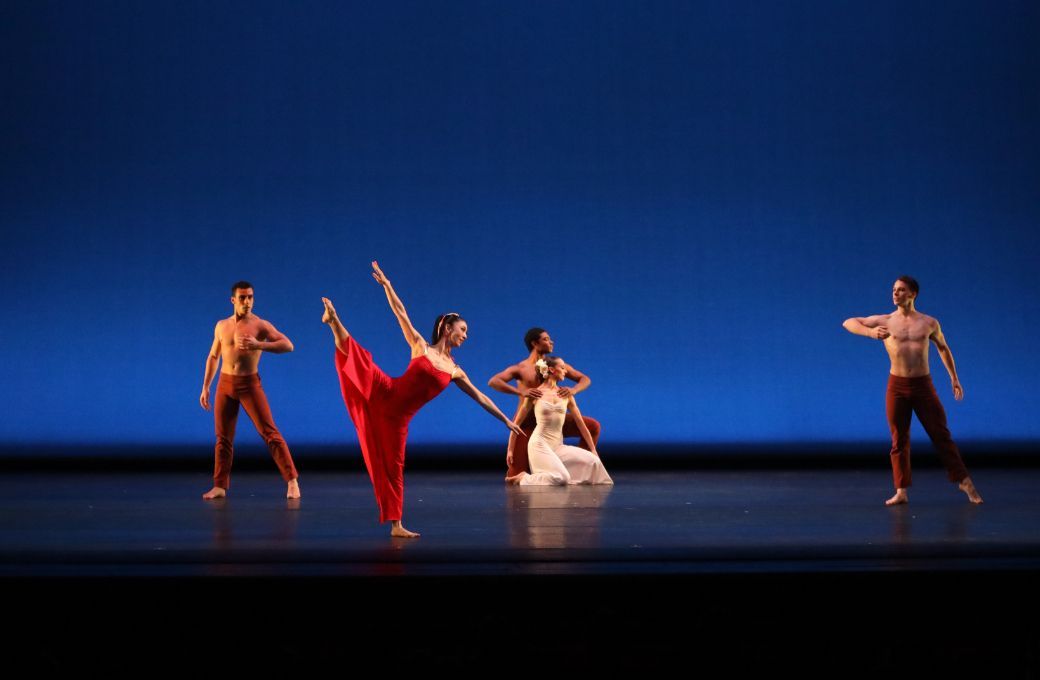 Martha Graham Dance Company in <i>Diversion of Angels</i> &copy; Melissa Sherwood