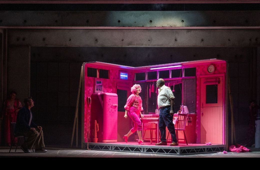 Paula Sides (Nedda), Ronald Samm (Canio) © Richard Hubert Smith