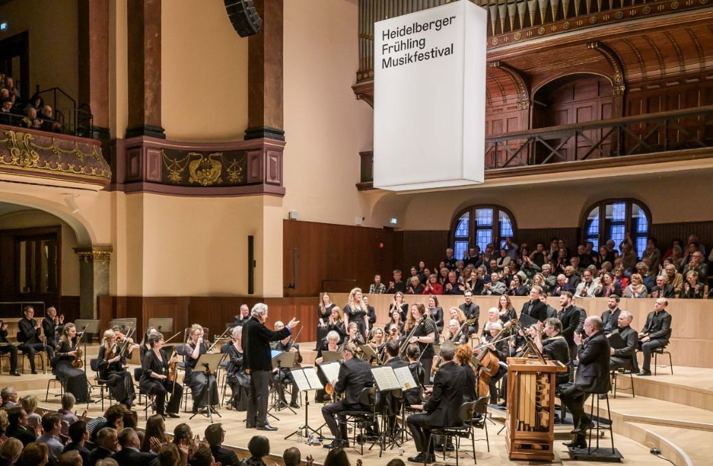 Sir John Eliot Gardiner dirigiert The Constellation Orchestra und Choir beim Heidelberger Fr&uuml;hling &copy; studio visuell
