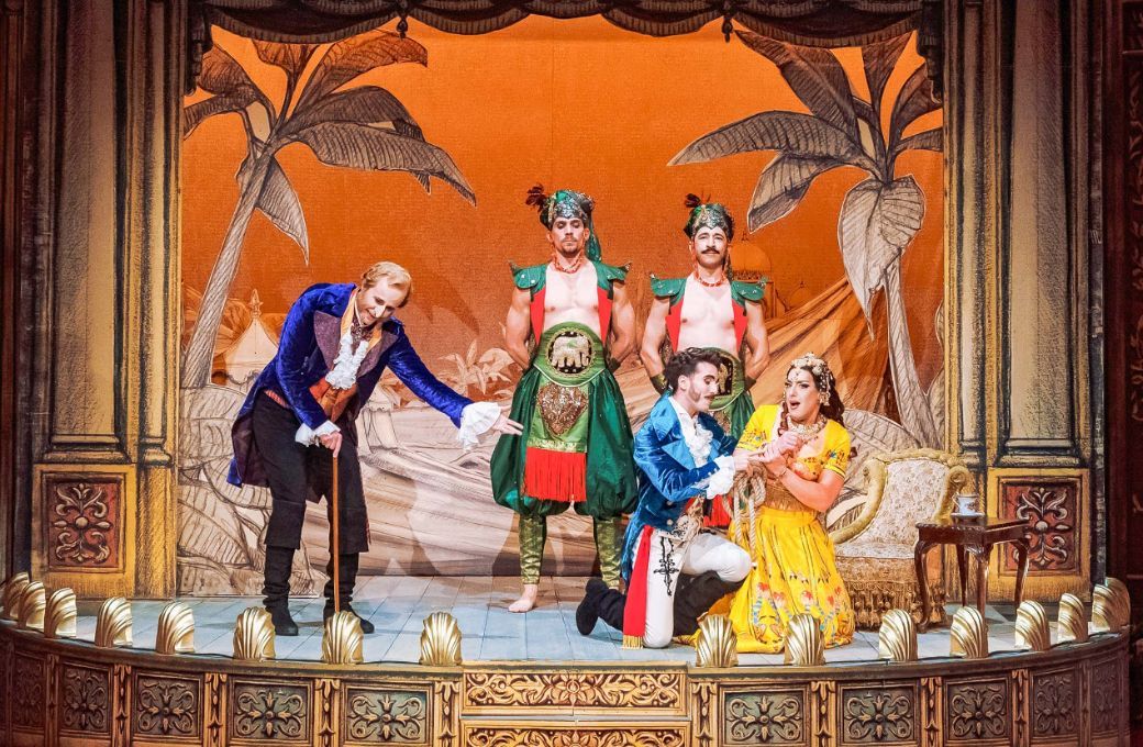 Nicholas Tamagna (Timagene), Maayan Licht (Alessandro) und Jake Arditti (Erissena) &copy; Marco Sommer
