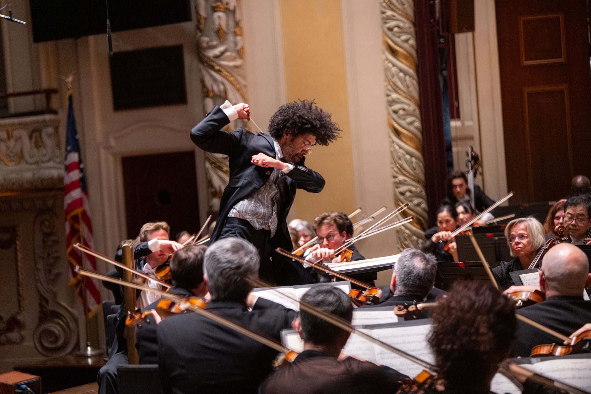 Rafael Payare conducts the Pittsburgh Symphony Orchestra &copy; Josh Milteer