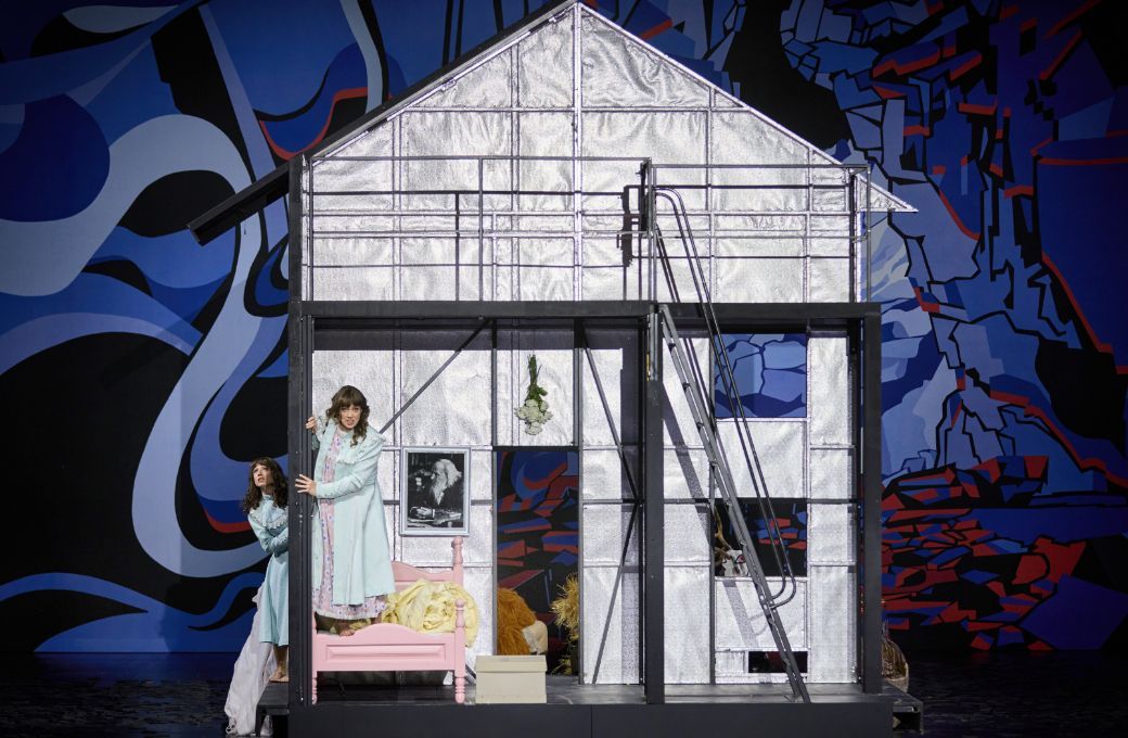 Veronika Loy (&Auml;nnchen) und Julia Gr&uuml;ter (Agathe) &copy; Ludwig Olah