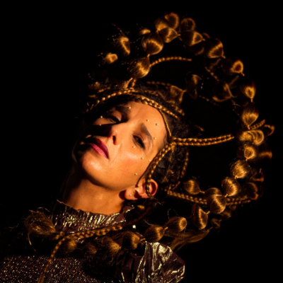 &copy; Carola Schmidt