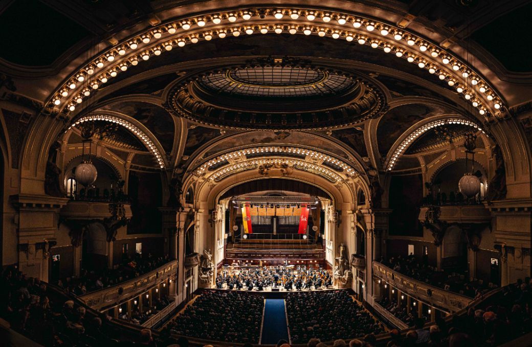 The Prague Symphony Orchestra in Smetana Hall &copy; Petr Chodura