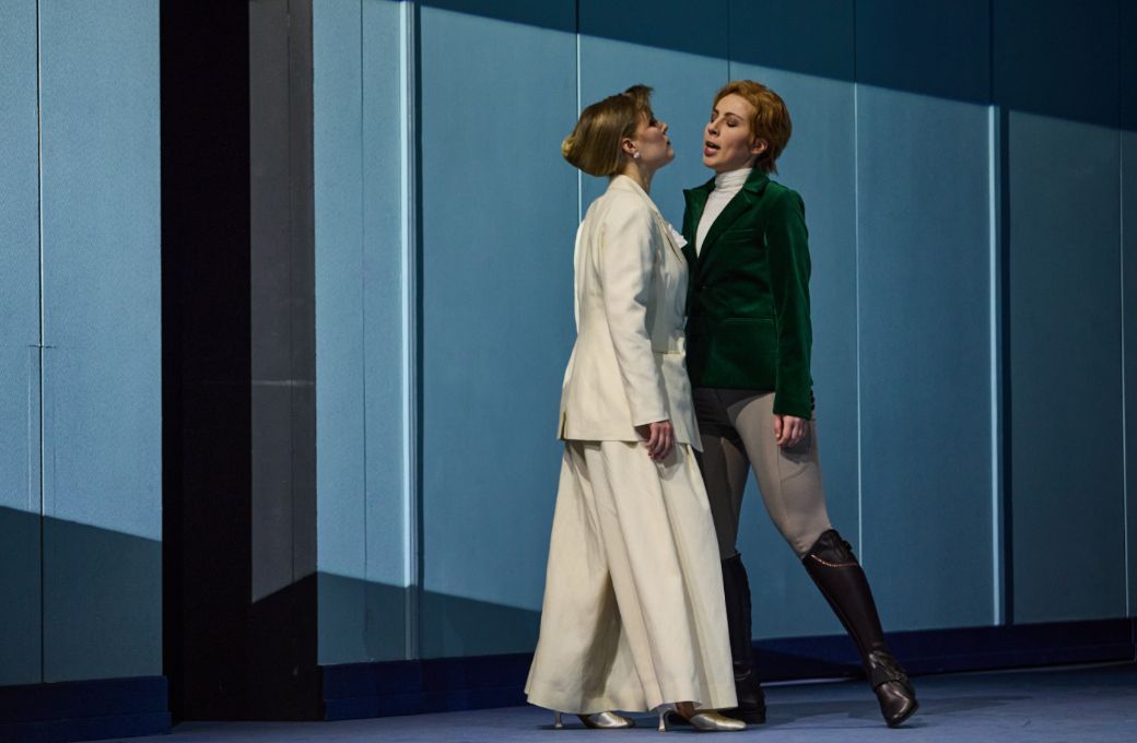 Caroline Ottocan (Arminda) und Sara Šetar (Ramiro) © Ludwig Olah